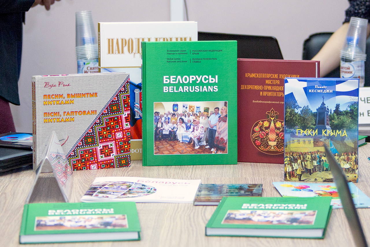 Издания белорусской диаспоры переданы в дар лаборатории истории диаспор исторического факультета МГУ