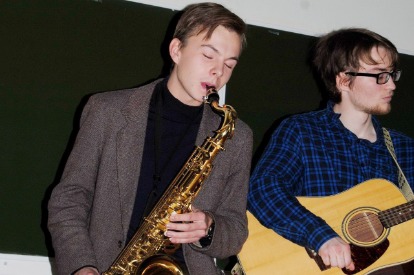 Василий Загребин (IV курс) - саксофон, Георгий Рябошлык (1 курс магистратуры) - гитара