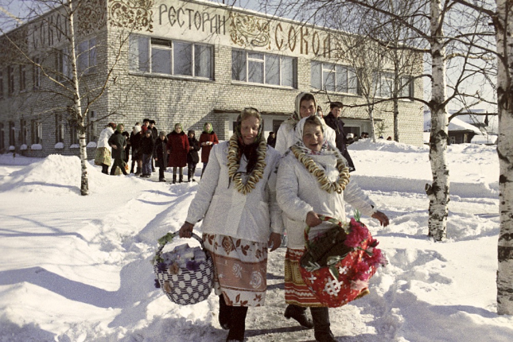 Как россиян заставили забыть старые праздники и полюбить новые
